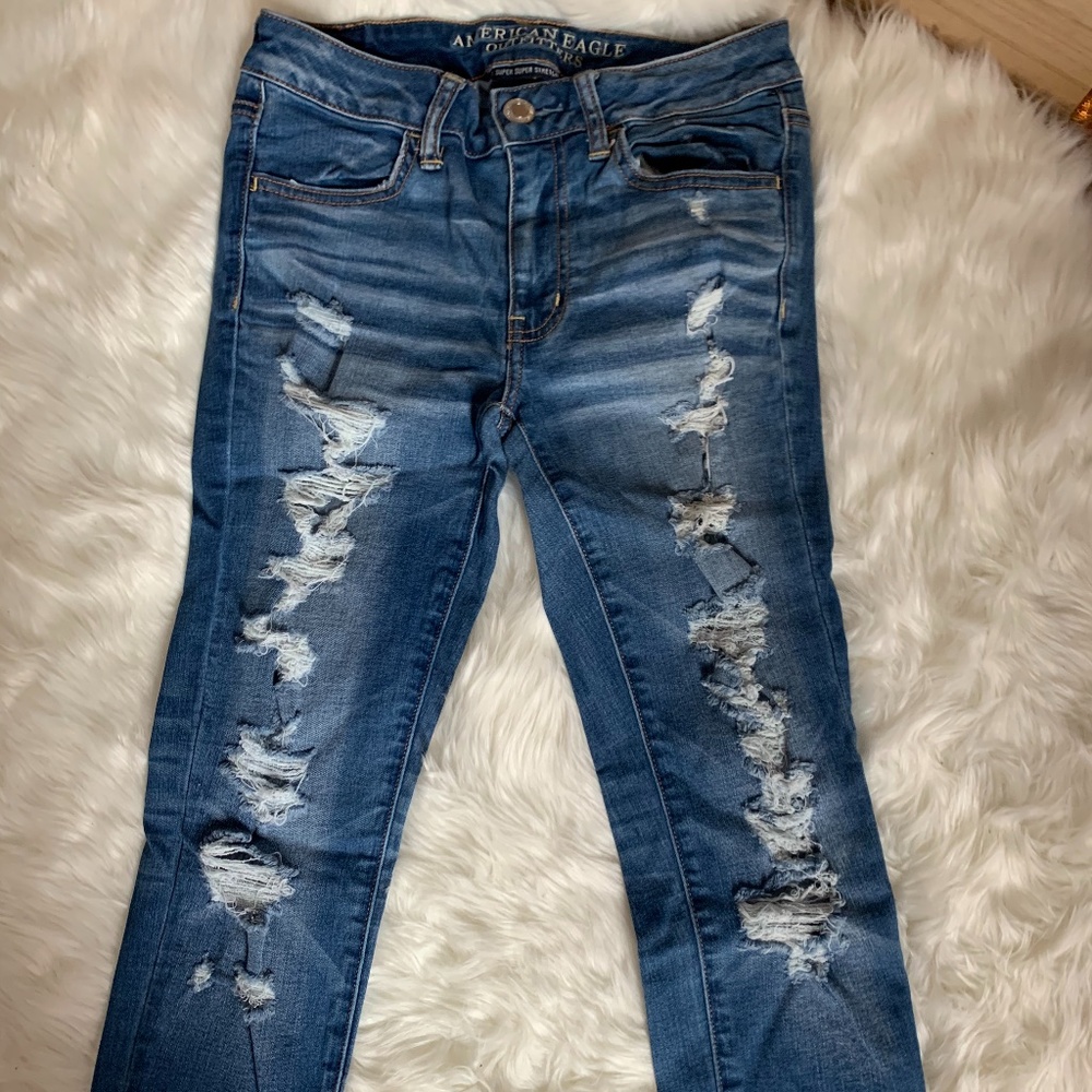 American Eagle Destroyed Jegging - Size 6